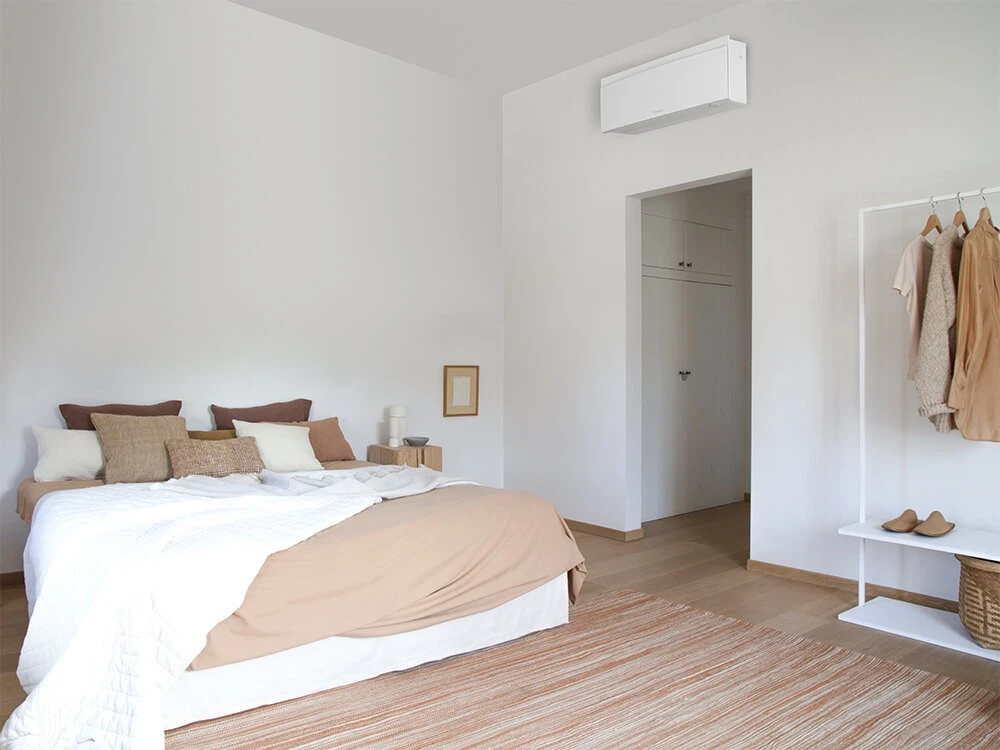 Emura White Otvorená